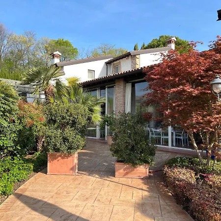 Corte Delle Rose 4* كستليوني ديلي ستفييرا