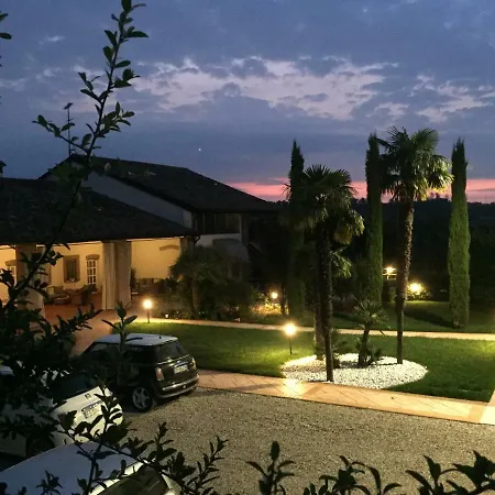 Corte Delle Rose 4* كستليوني ديلي ستفييرا